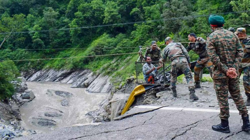 केदारनाथ में बचाव अभियान पांचवें दिन भी जारी, मौसम साफ होने से हवाई अभियान में तेजी