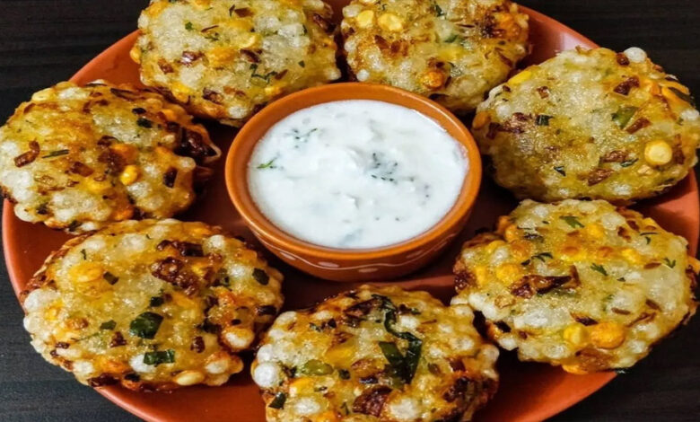 1दम-कुरकुरे-साबूदाना-वड़ा-बाहर-से-क्रिस्पी-अंदर-से-सॉफ्ट-व्रत-चटनी-के-साथ