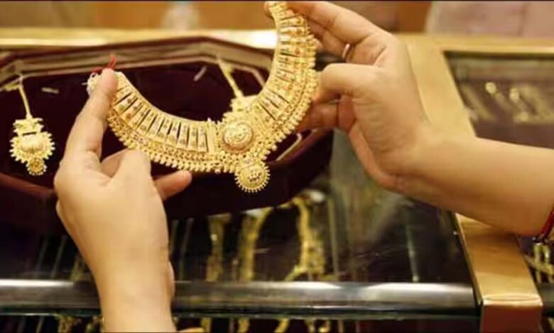 सोने-की-कीमतों-में-लगातार-उतार-चढ़ाव-का-दौर-जारी,-इस-महीने-पहुंचेगा-56,000-रुपये-तोला,-एक्सपर्ट्स-की-भविष्यवाणी
