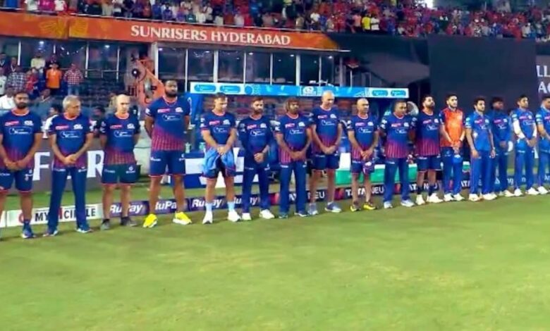 पहलगाम-में-हुए-आतंकी-हमले-के-बाद-लिया-गया-फैसला,-ipl-मैच-में-काली-पट्टी-बांधकर-उतरे-खिलाड़ी,-चीयरलीडर्स-गायब