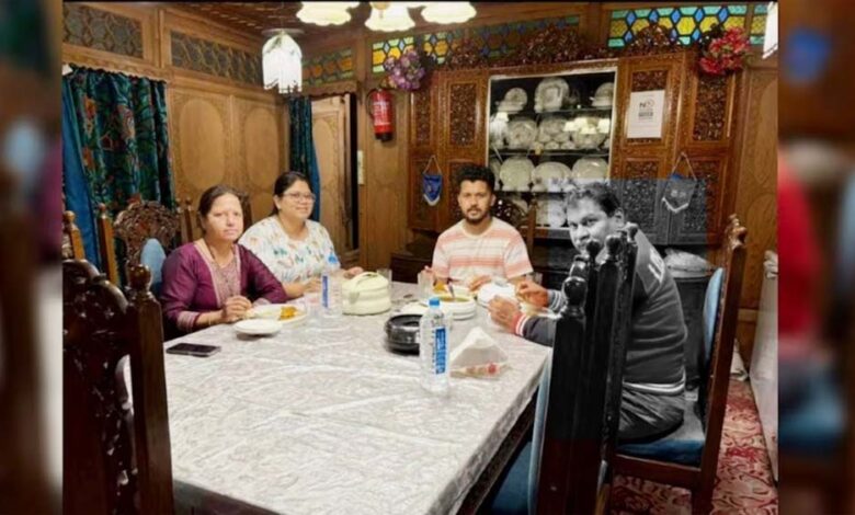अपनी-आंखों-के-सामने-पिता-को-खोने-वाले-इंदौर-के-युवक-का-कहना-है-कि-हमलावरों-में-नाबालिग-लड़के-भी-शामिल-थे