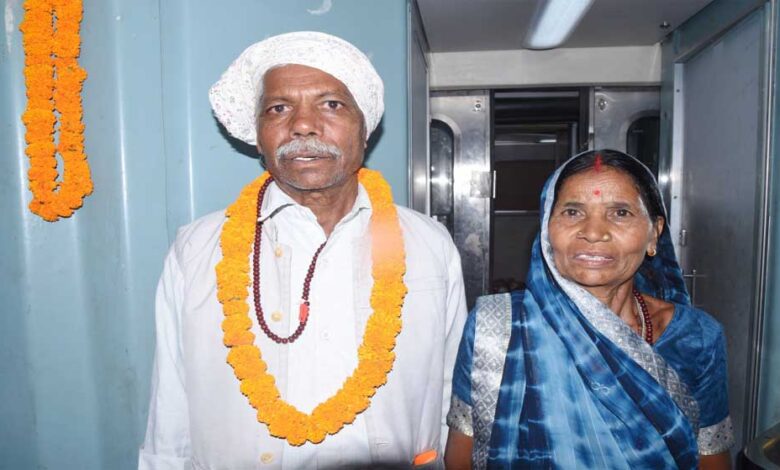 रायपुर-:-मुख्यमंत्री-तीर्थ-दर्शन-श्रद्धालुओं-का-पहला-जत्था-रवाना