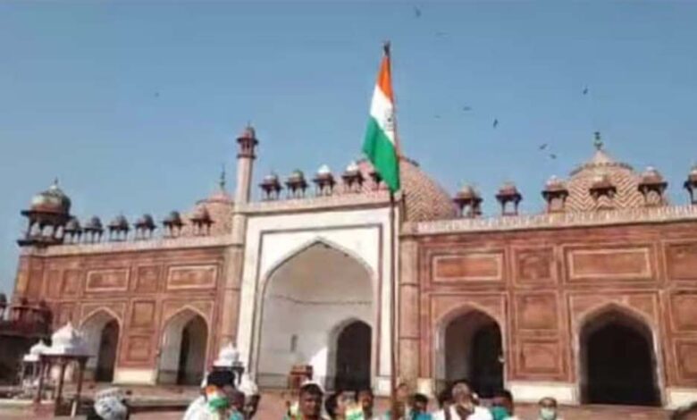 पहलगाम-में-आतंकवादी-हमले-के-विरोध-में-पूरे-देश-में-उबाल,-जामा-मस्जिद-की-सीढ़ियों-से-पाकिस्तान-को-जवाब