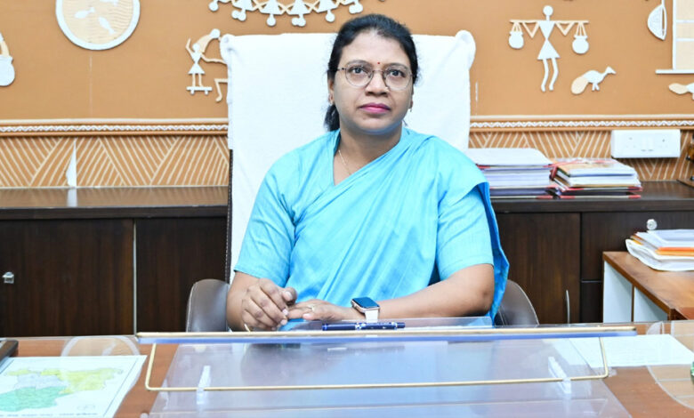 जनदर्शन-में-प्राप्त-आवेदनों-का-त्वरित-निराकरण-करने-कलेक्टर-ने-दिए-निर्देश