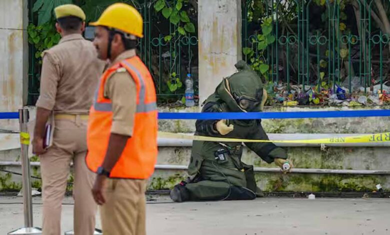 युद्ध की तैयारियां: प्रदेश के कई जिलों में बजेंगे हवाई हमले के सायरन, पूरे शहर में छा जाएगा अंधेरा