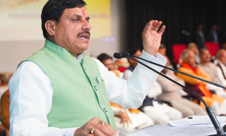 प्रधानमंत्री के नेतृत्व में पूरा देश एकजुट है हम पूरी ताकत के साथ दुश्मनों से निपटने में सक्षम है: CM मोहन