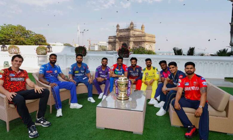 IPL 2025 के प्लेऑफ्स की रेस से अब तक तीन टीमें बाहर हो चुकी हैं, अब इन 2 टीमों पर मंडरा रहा है खतरा