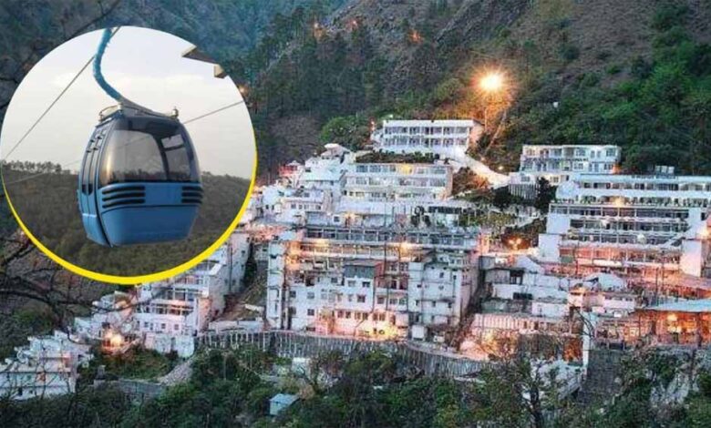 उत्साह के साथ मां वैष्णो देवी की यात्रा कर रहे भक्त, मिल रही हैं सभी सुविधाएं, आतंकवाद पर आस्था भारी