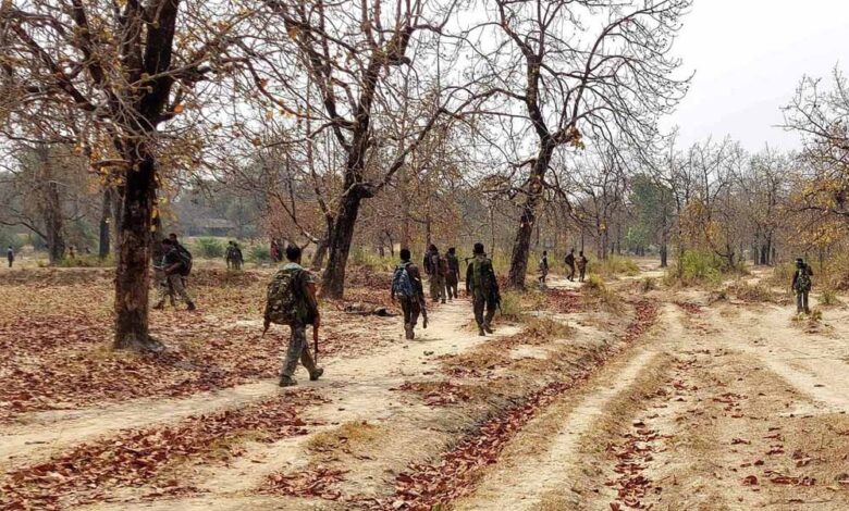तेलंगाना के मुलुगु जिले में नक्सलियों का हमला, तीन पुलिसकर्मी शहीद