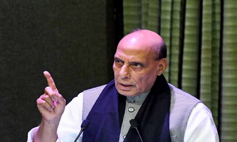 केंद्रीय रक्षा मंत्री ने पाकिस्तान को दो टूक संदेश देते हुए कहा -हमारी सहनशीलता का कोई नाजायज फायदा नहीं उठाए