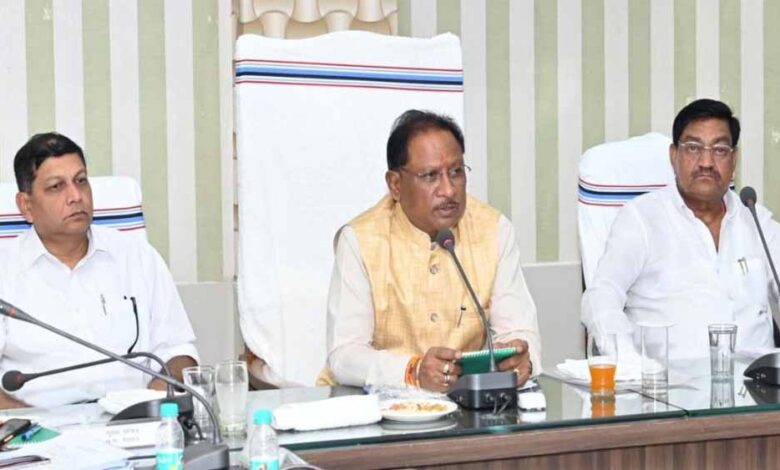 सीएम साय की अध्यक्षता में समीक्षा बैठक, बोले – जनहित के कामों में लापरवाही बर्दाश्त नहीं होगी
