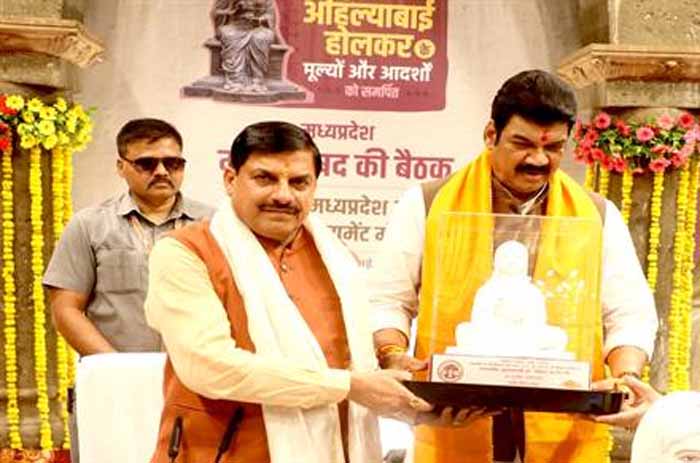 मुख्यमंत्री-डॉ.-यादव-का-गेहूँ-के-रिकार्ड-उपार्जन-पर-खाद्य-मंत्री-ने-किया-अभिनंदन