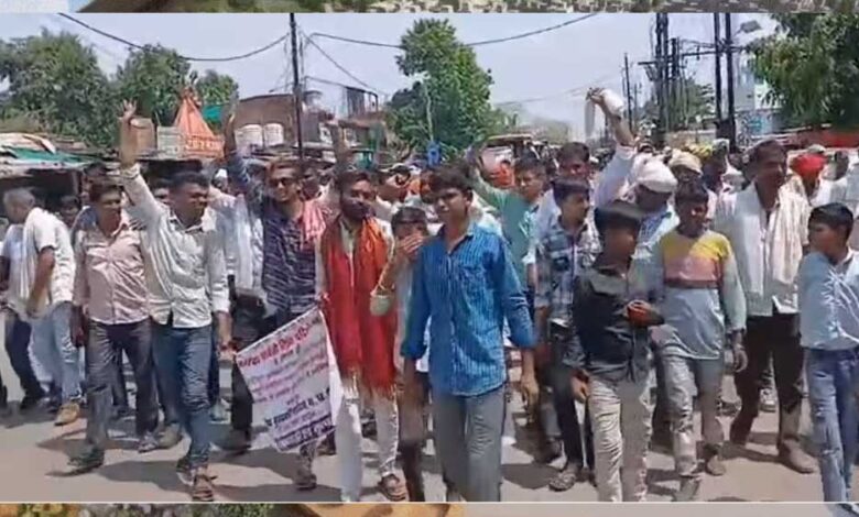 केंद्रीय-कृषि-मंत्री-के-गृह-जिले-में-सड़क-पर-उतरे-किसान,11-ग्रामों-के-किसानों-ने-निकाली-पैदल-रैली.
