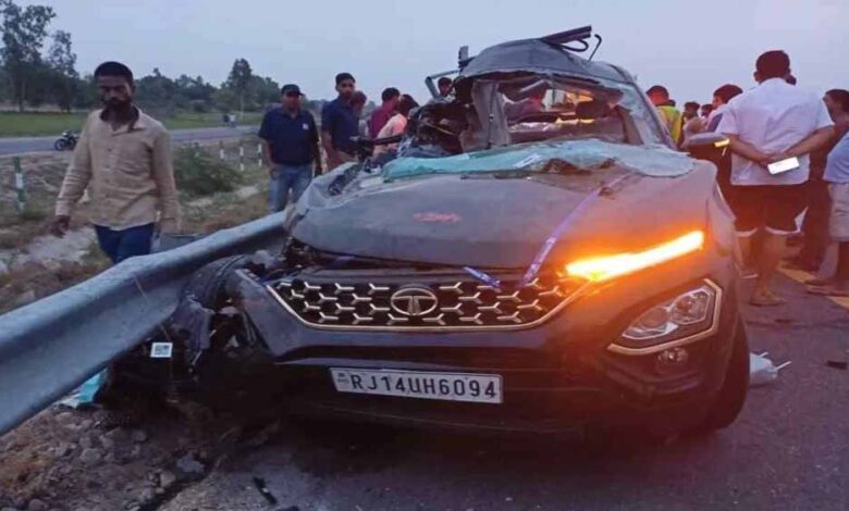 उन्नाव-जिले-के-लखनऊ-आगरा-एक्सप्रेसवे-पर-दर्दनाक-सड़क-हादसा,-तीन-लोगों-की-मौत,-एक-घायल