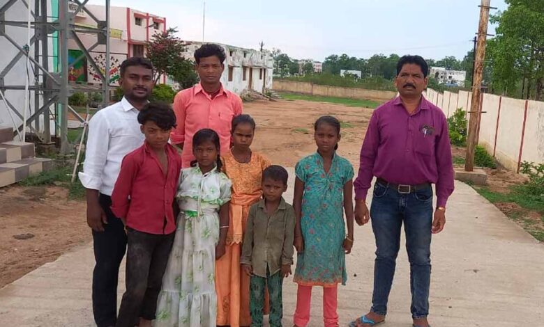 कमार-समुदाय-के-5-अनाथ-बच्चों-को-कलेक्टर-की-पहल-पर-मिली-निःशुल्क-आवास,-भोजन-एवं-नियमित-शिक्षा-की-व्यवस्था