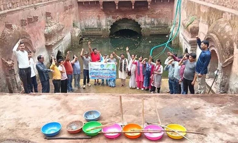 नर्मदा-पथ-परिक्रमा-के-सर्वेक्षण-और-साफ-सफाई-के-लिये-श्रमदान