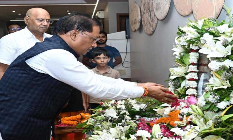 मुख्यमंत्री-विष्णु-देव-साय-ने-स्वर्गीय-रामजीलाल-अग्रवाल-को-दी-श्रद्धांजलि