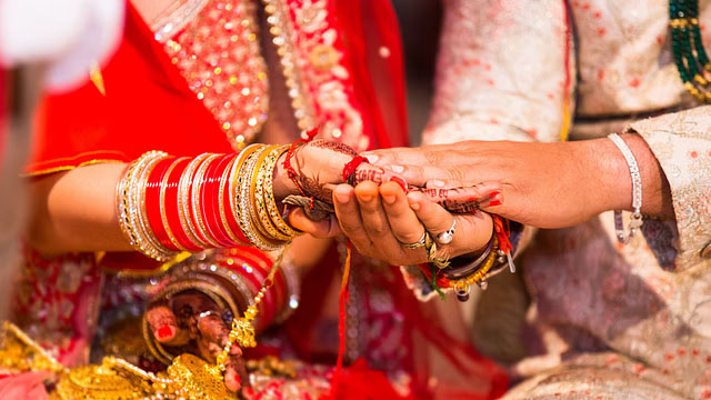 जाति-और-धर्म-की-दीवारें-ढह-रही-हैं:-भारत-में-धीरे-धीरे-बढ़-रही-हैं-अंतर-जातीय-और-अंतर-धार्मिक-शादियाँ
