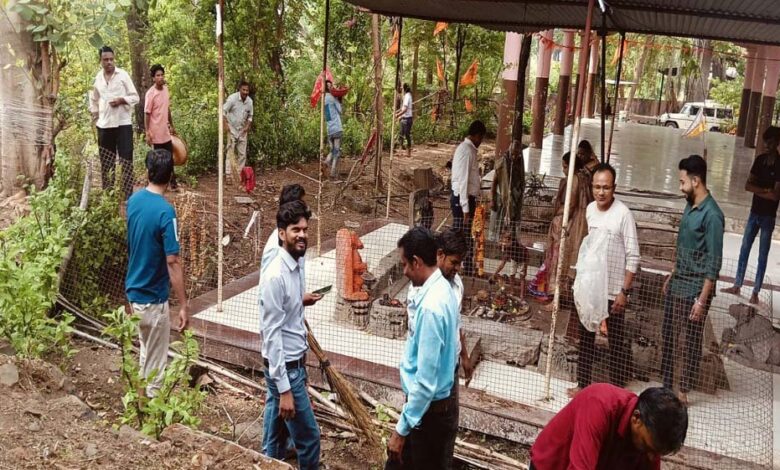 जल-गंगा-संवर्धन-अभियान-अंतर्गत-वझर-हनुमान-मंदिर-प्रांगड़-में-की-गई-साफ-सफाई