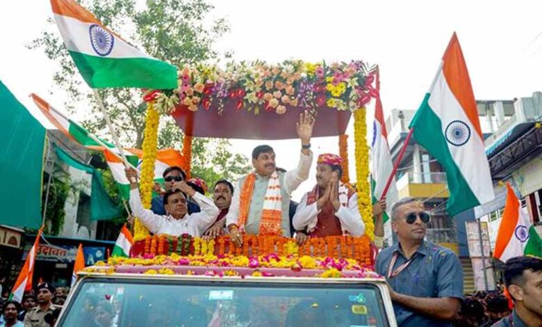 मुख्यमंत्री-डॉ.-यादव-हाटपिपल्या-में-भव्य-तिरंगा-यात्रा-में-हुए-शामिल
