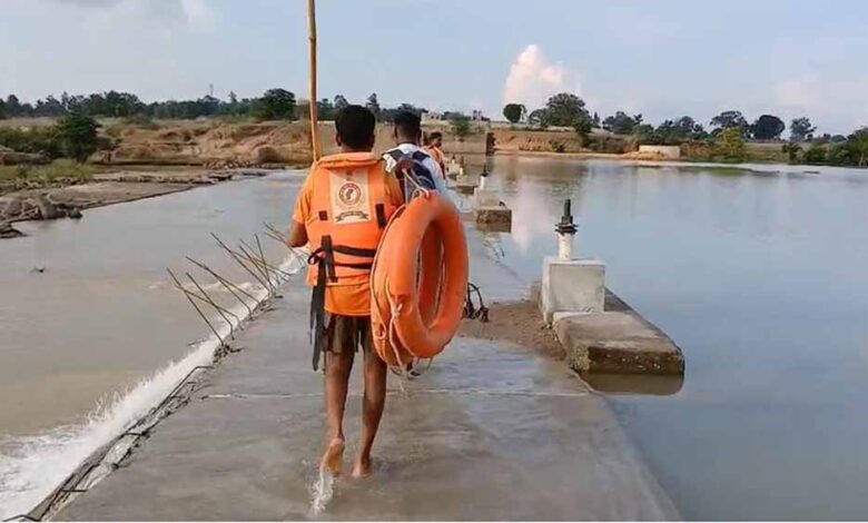 एनीकट-में-नहाने-गए-दो-बच्चे-डूबे,-रेस्क्यू-ऑपरेशन-जारी