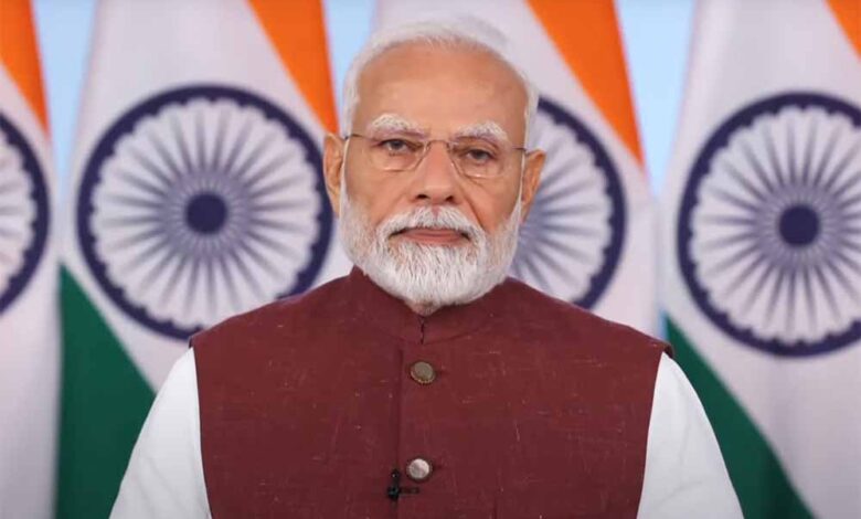 पीएम-मोदी-ने-विशाल-जनसभा-को-किया-संबोधित,-‘बंगाल-का-विकास-भारत-के-भविष्य-की-नींव’,-दी-सौगात