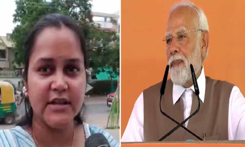 शहीद-शुभम-द्विवेदी-के-परिवार-से-मिले-पीएम-मोदी