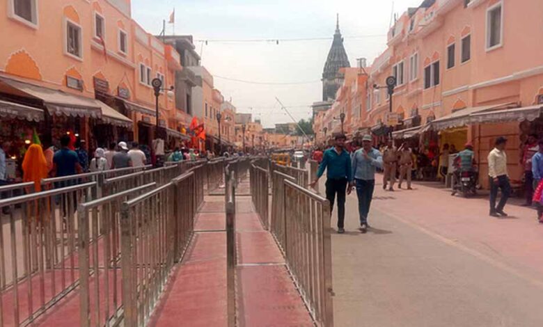 सीएम-योगी-ने-धार्मिक-स्थलों-की-पवित्रता-बनाए-रखने-के-लिए-बड़ा-कदम-उठाया,-7-दिन-के-अंदर-बंद-होंगी-नॉनवेज-की-दुकाने