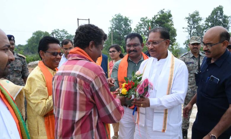 मुख्यमंत्री-श्री-विष्णुदेव-साय-समाधान-शिविर-तोंगपाल-में-16-करोड़-से-अधिक-विकास-कार्यों-का-किया-लोकार्पण