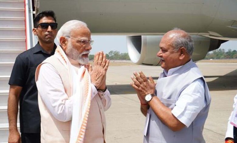 प्रधानमंत्री-मोदी-के-भोपाल-आगमन-पर-हुआ-आत्मीय-स्वागत