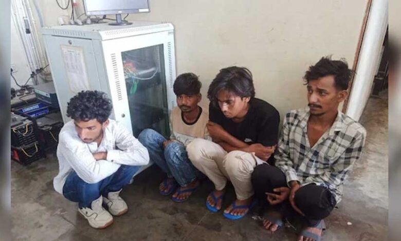 राजा-रघुवंशी-के-चारों-कातिल-थाने-में-जमीन-पर-बैठे-दिखे,-एक-के-बाद-एक-कर-रहे-सच-का-खुलासा