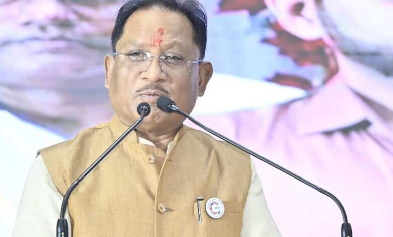 रायपुर-:-संतु-चक्रेस-को-मिला-सपनों-का-आशियाना,-मुख्यमंत्री-से-पक्के-मकान-की-चाबी-पाकर-भावुक-हुए-बुजुर्ग