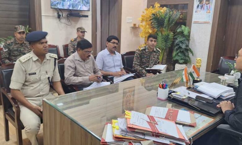 कलेक्टर-ने-की-बाढ़-राहत-तैयारियों-की-समीक्षा,-आपदा-से-निपटने-हमेशा-तैयार-रहें-बचाव-दल
