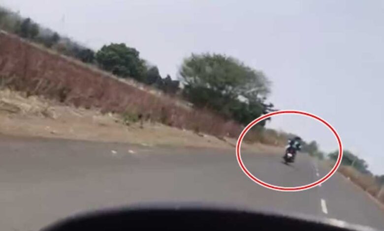 मंडला-में-युवती-का-अपहरण,-दो-बदमाशों-ने-उसे-जबरन-बाइक-पर-बैठाकर-ले-गए