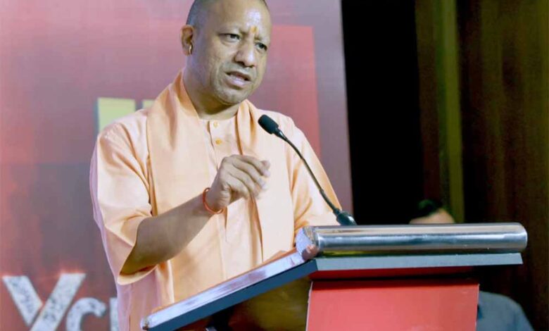 मुख्यमंत्री-योगी-ने-कहा-आठ-वर्षों-में-बिना-रुके,-बिना-झुके,-बिना-डिगे-काम-किया