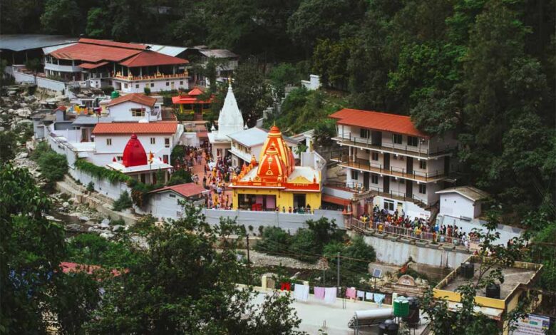 कैंची-धाम-स्थापना-दिवस-के-अवसर-पर-श्रद्धालुओं-की-लंबी-कतारें,-दिखें-सुरक्षा-के-कड़े-इंतजाम