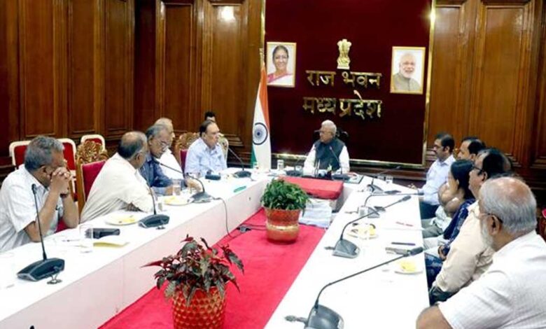 राज्यपाल-पटेल-से-छत्तीसगढ़-में-सिकल-सेल-के-अनुभवी-चिकित्सक-की-सौजन्य-भेंट
