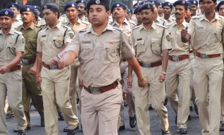 अखिलेश-सरकार-की-तुलना-में-योगी-सरकार-में-चार-गुना-हुईं-पुलिस-भर्तियां,-218262-पदों-पर-सीधी-भर्ती