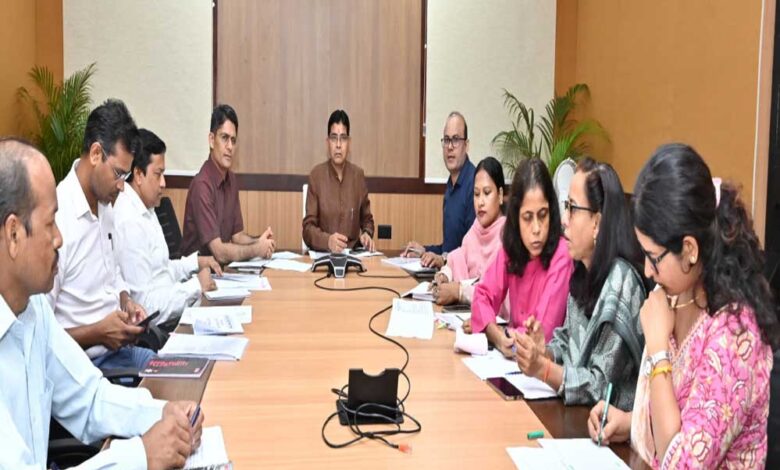 रायपुर-:-राजस्व-प्रकरणों-का-समय-सीमा-में-निराकरण-नहीं-करने-वाले-अधिकारियों-पर-होगी-अनुशासनात्मक-कार्यवाही:-मंत्री-वर्मा