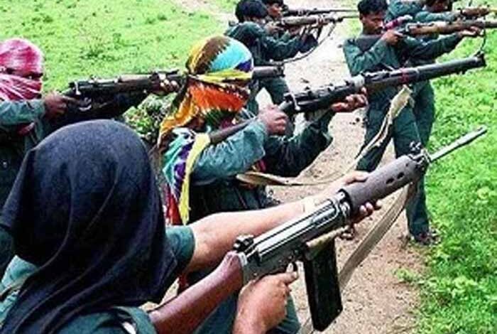 नक्सलियों-ने-हत्या-की-वारदात-के-बाद-12-ग्रामीणों-को-किया-रिहा