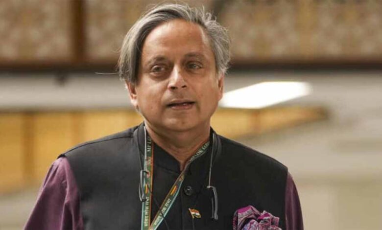 थरूर-ने-कहा,-हालांकि,-कांग्रेस-नेतृत्व-में-कुछ-लोगों-से-मेरी-राय-अलग-है,-लेकिन-कांग्रेस,-उसके-कार्यकर्ता-बहुत-प्रिय-हैं