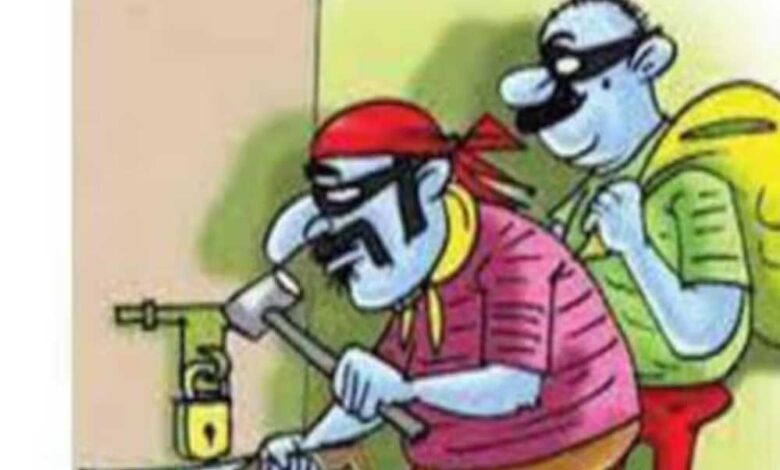 सिवनी जिले में सराफा कारोबारी की घर व दुकान में घुसे तीन चोरों ने  30 लाख रुपये की चोरी, सोता रहा परिवार