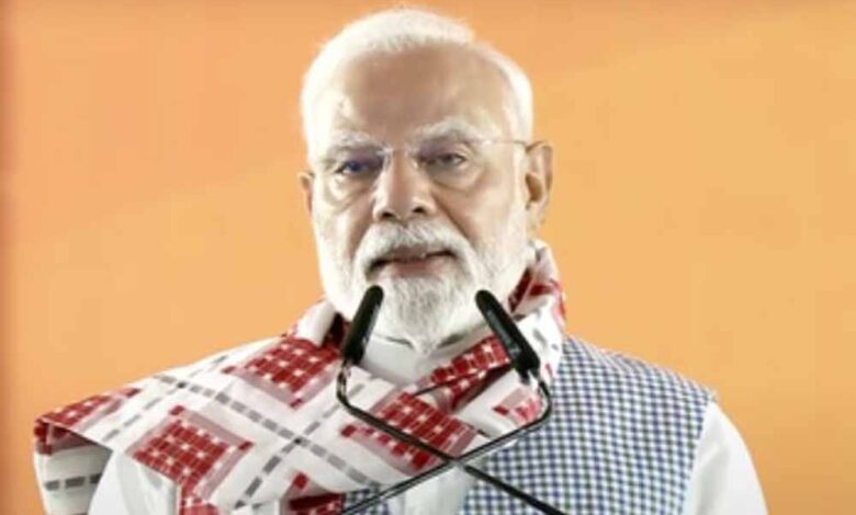 पीएम-मोदी-ने-ओडिशा-में-एक-भव्य-रोड-शो-भी-किया,-जिसमें-हजारों-लोग-शामिल-हुए