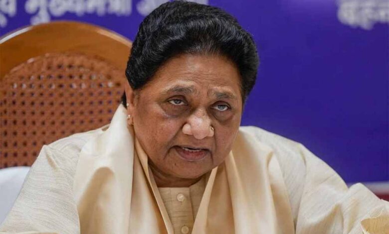 मायावती ने की मांग, तबादलों में भ्रष्टाचार के मामलों की विजिलेंस और एसआईटी बनाकर जांच की जानी चाहिए