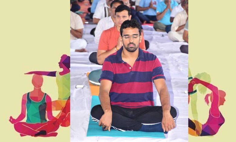 अंतर्राष्ट्रीय-योग-दिवस-पर-सामूहिक-योगाभ्यास-कार्यक्रम-सम्पन्न