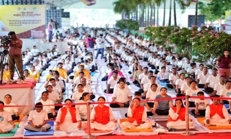 अंतरराष्ट्रीय योग दिवस 2025: अयोध्या में राम मंदिर प्रांगण, प्रयागराज और काशी में आध्यात्मिक ऊर्जा के संग हुआ योगाभ्यास