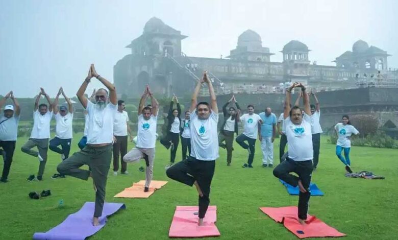 मध्यप्रदेश-के-पर्यटन-स्थलों-से-दिया-गया-योग-का-संदेश