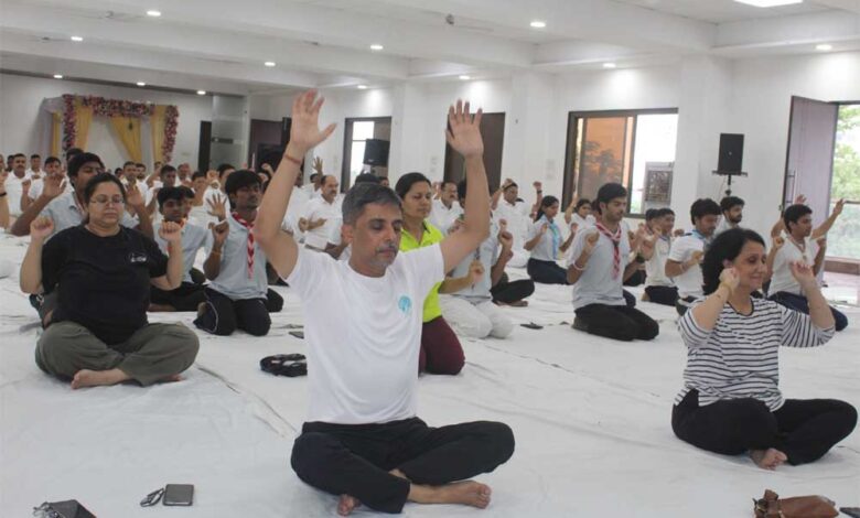 भोपाल-रेल-मंडल-में-11वां-अंतर्राष्ट्रीय-योग-दिवस-उत्साहपूर्वक-संपन्न
