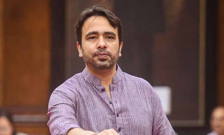 योग करने के बाद केंद्रीय मंत्री जयंत चौधरी ने कहा- इस बार टिकट उन लोगों को मिलेगा जो योग ठीक से करेंगे