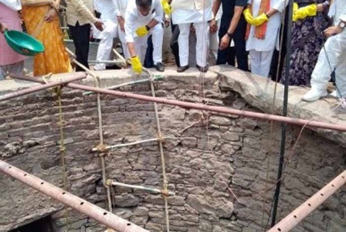 प्रदेश के नगरीय क्षेत्रों में प्राचीन जल-स्रोतों के संरक्षण में समाज की भागीदारी